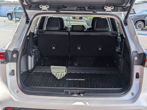 Used 2026 Toyota Highlander XLE AWD/4WD image 10