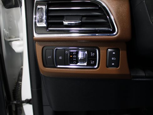 Used 2023 Lincoln Navigator L Reserve AWD/4WD image 8