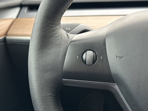 Used 2022 Tesla Model Y Performance image 29