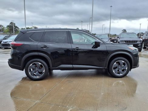 Used 2025 Nissan Rogue SV image 5