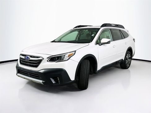Used 2022 Subaru Outback Limited image 2