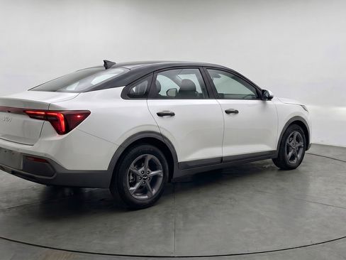 Used 2025 Kia K4 LXS FWD image 9