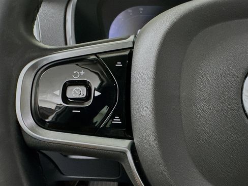 Used 2023 Volvo XC90 B6 Core image 16