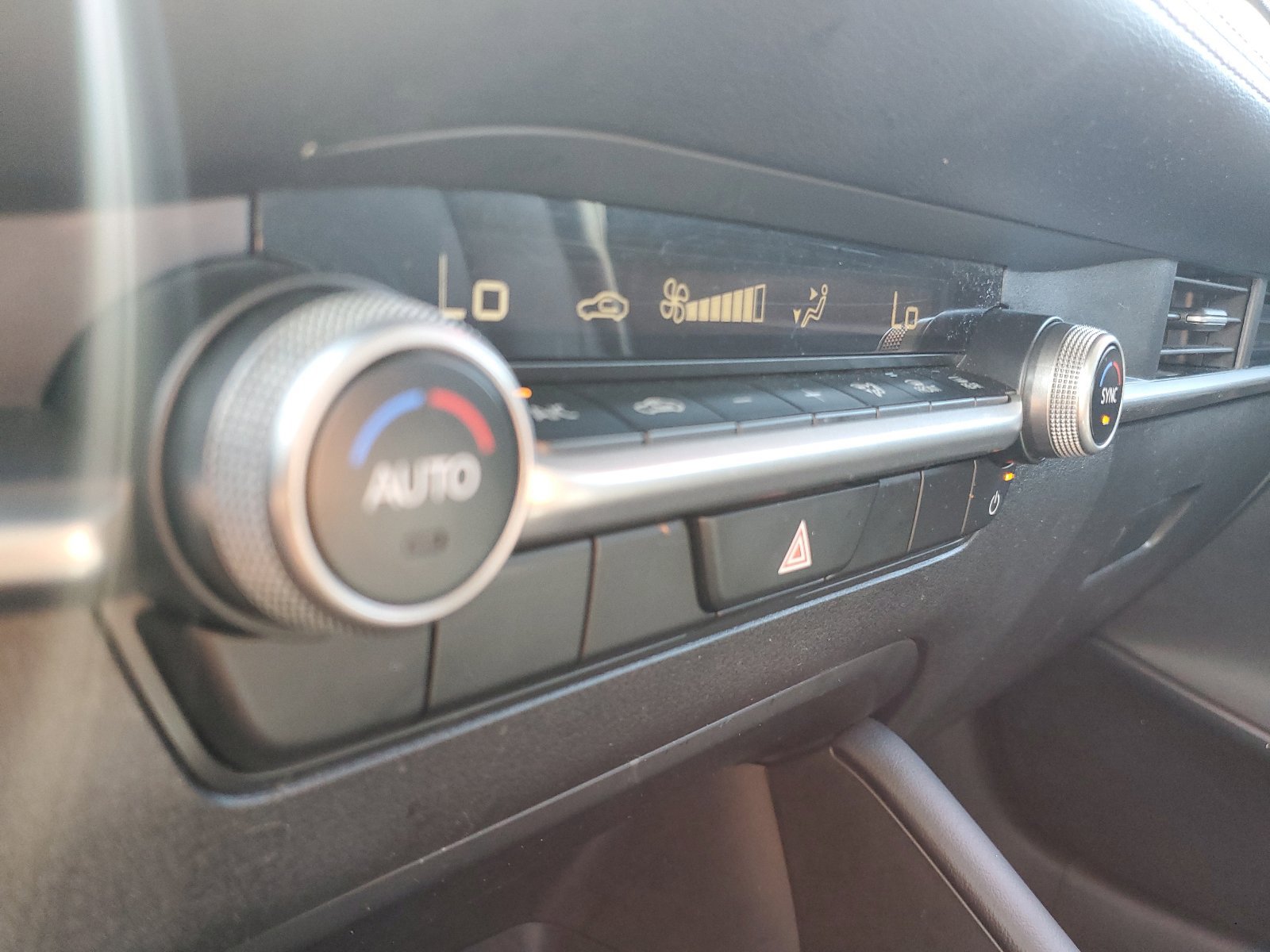 Used 2025 MAZDA MAZDA3 s FWD image 23