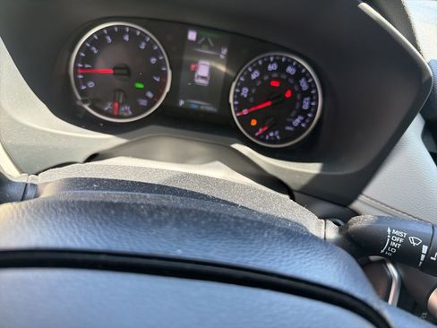 Used 2021 Toyota RAV4 XLE image 5