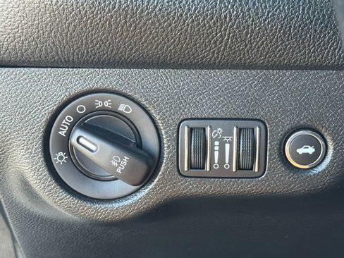 Used 2018 Dodge Challenger R/T w/ Performance Handling Group RWD image 19