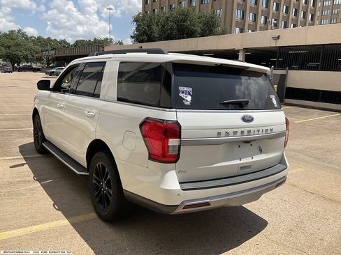Used 2022 Ford Expedition XLT RWD image 4