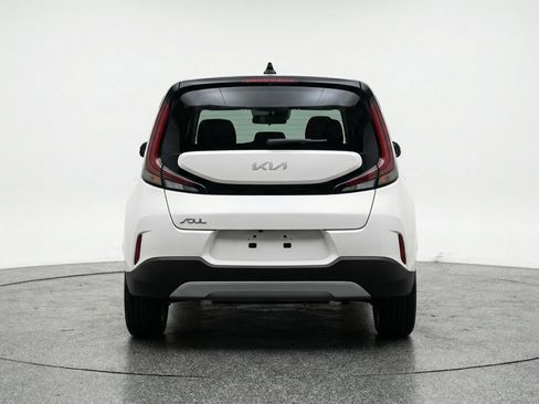 Used 2025 Kia Soul LX w/ LX Technology Package image 7