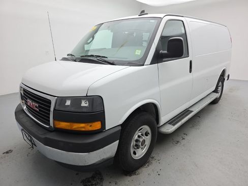 Used 2025 GMC Savana 2500 w/ Driver Convenience Package RWD image 6