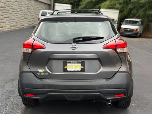 Used 2018 Nissan Kicks S w/ Exterior Package FWD image 8