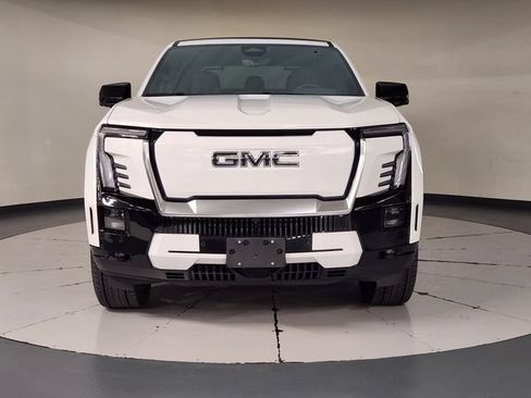 Used 2025 GMC Sierra EV Denali AWD/4WD image 9
