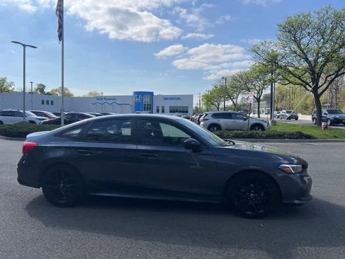Used 2023 Honda Civic Sport image 15