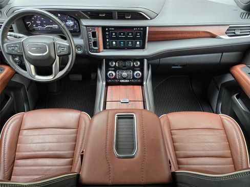 Used 2023 GMC Yukon Denali Ultimate AWD/4WD image 13