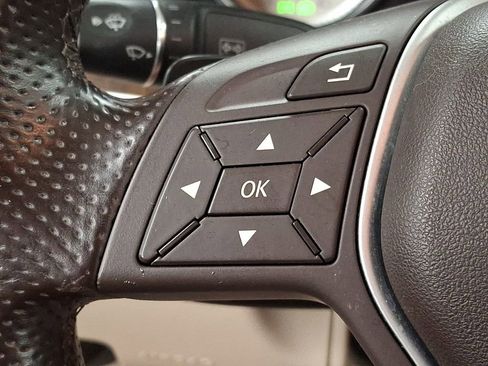 Used 2014 Mercedes-Benz E 350 4MATIC Sedan image 17