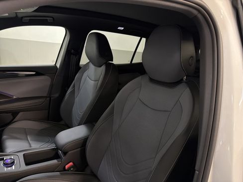 New 2026 Volkswagen Tiguan SE R-Line AWD/4WD image 14
