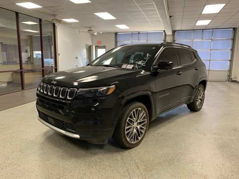 Used 2023 Jeep Compass Limited w/ Elite Group AWD/4WD image 2