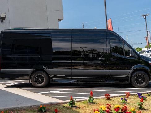 Used 2019 Mercedes-Benz Sprinter 170 image 11