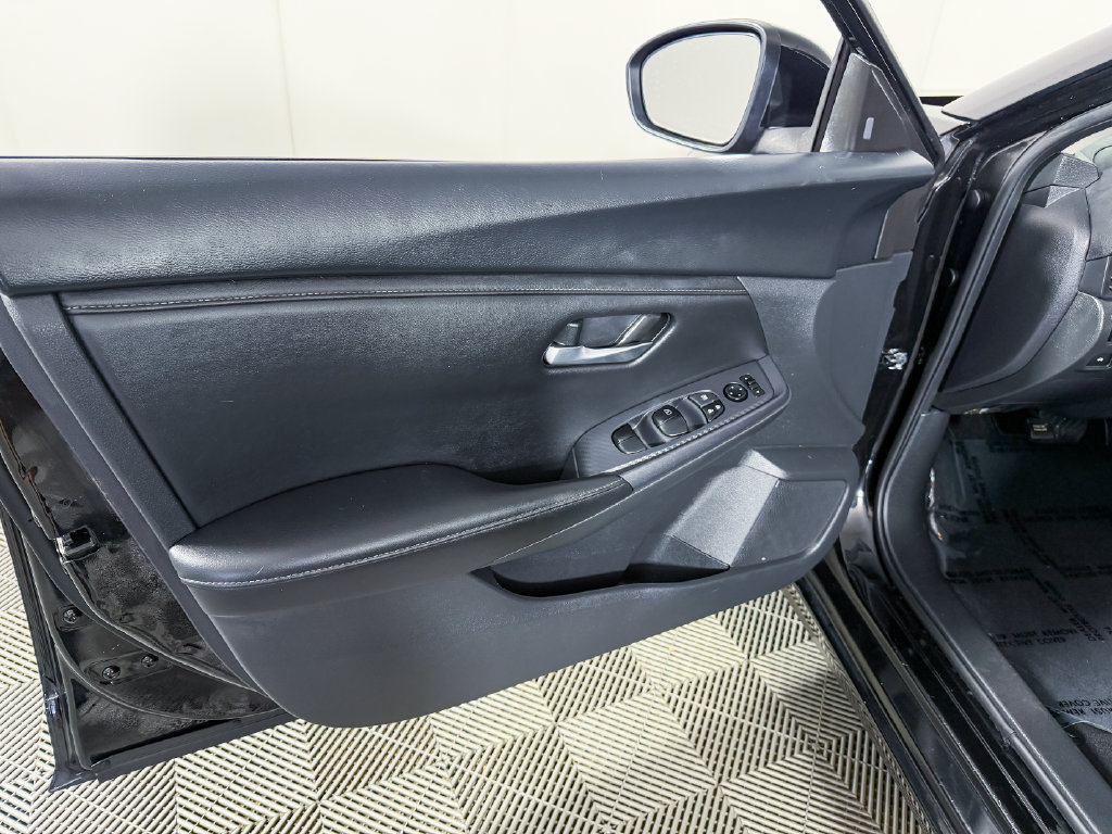 Certified 2023 Nissan Sentra S FWD image 34