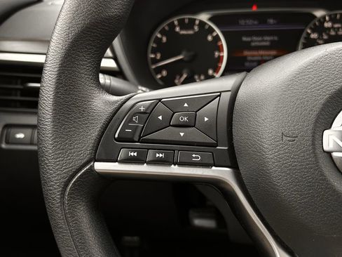 Used 2024 Nissan Altima 2.5 SV image 15