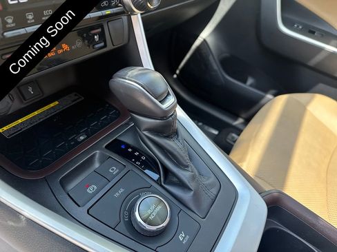 Used 2021 Toyota RAV4 Limited image 24