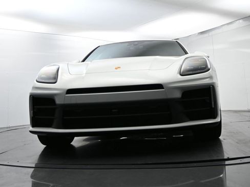 Certified 2025 Porsche Panamera image 54