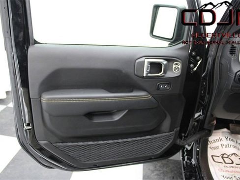 Used 2024 Jeep Wrangler Sahara w/ Technology Group image 14