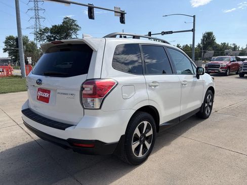 Used 2017 Subaru Forester 2.5i Premium AWD/4WD image 8
