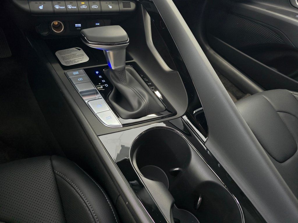 New 2026 Hyundai Elantra Limited FWD image 30