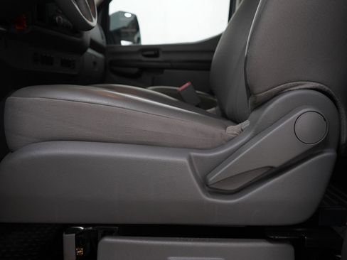 Used 2020 Nissan NV 3500 S image 21