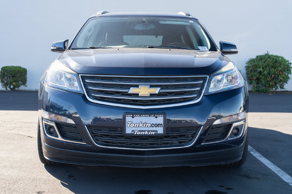 Used 2017 Chevrolet Traverse LT w/ Style and Technology Package AWD/4WD image 2