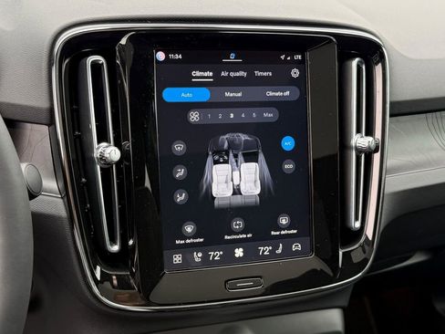 Certified 2023 Volvo C40 P8 Recharge Ultimate AWD/4WD image 32