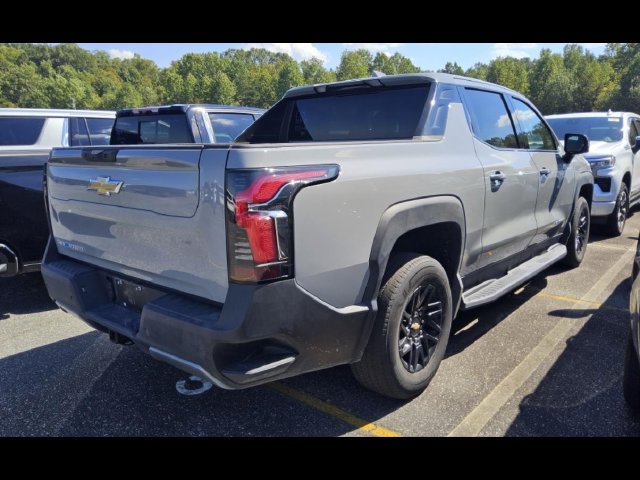 Used 2025 Chevrolet Silverado EV LT AWD/4WD image 3