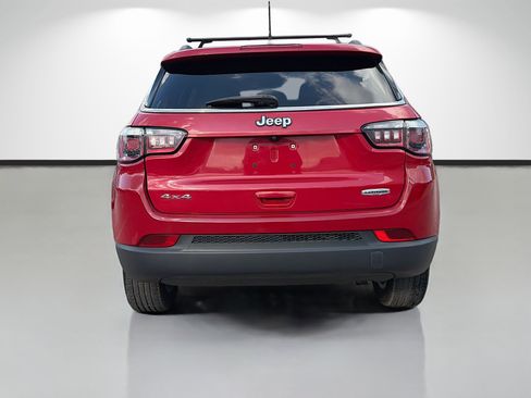 Used 2018 Jeep Compass Latitude w/ Popular Equipment Group image 4