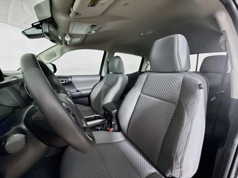 Used 2020 Toyota Tacoma SR5 RWD image 24