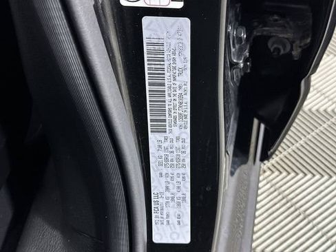 Used 2019 RAM 1500 Laramie AWD/4WD image 35