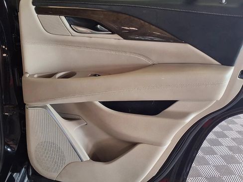 Used 2019 Cadillac Escalade Luxury AWD/4WD image 10