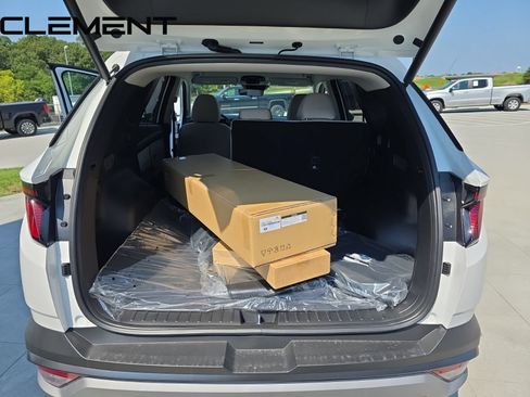 Used 2025 Hyundai Tucson SEL AWD/4WD image 13