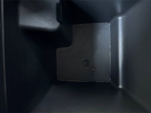 Used 2024 Nissan Frontier SV w/ SV Convenience Package image 33