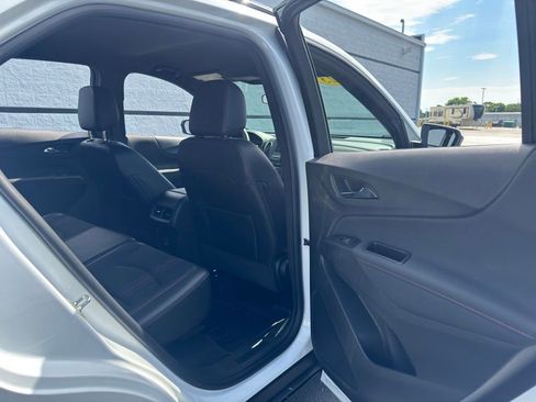 Used 2023 Chevrolet Equinox RS w/ LPO, Floor Liner Package FWD image 30