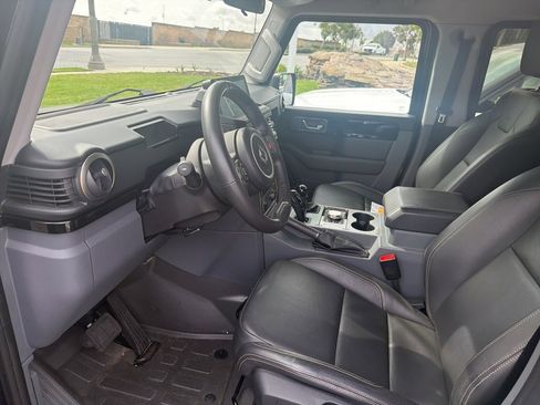 Used 2024 INEOS Grenadier Fieldmaster Edition image 9