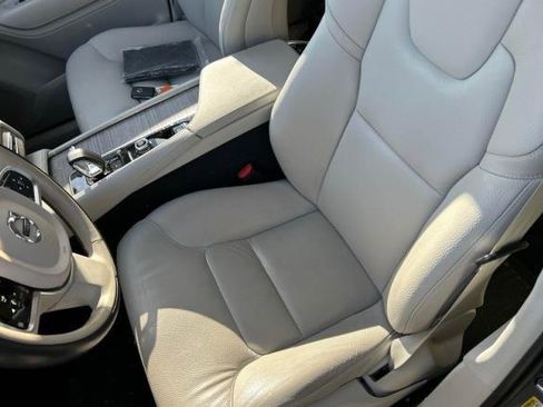 Used 2023 Volvo XC90 B6 Plus w/ Protection Package Premier image 5