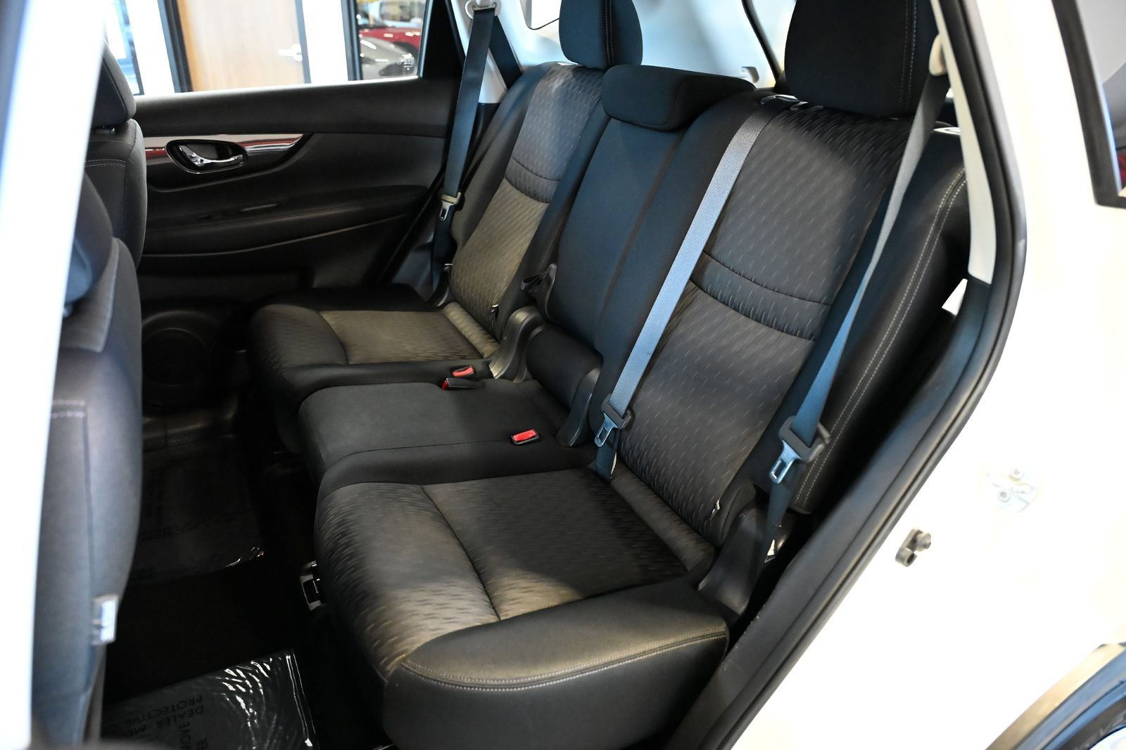 Used 2017 Nissan Rogue S FWD image 40