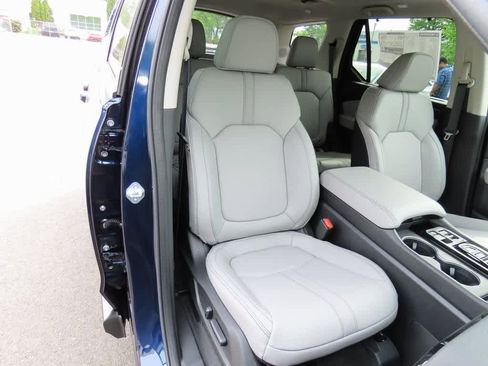 New 2025 Honda Pilot Touring image 17