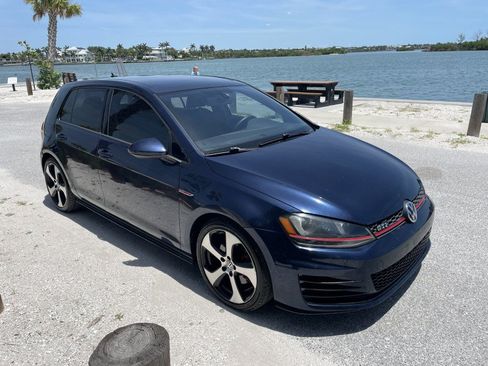 Used 2015 Volkswagen Golf 4-Door FWD image 41