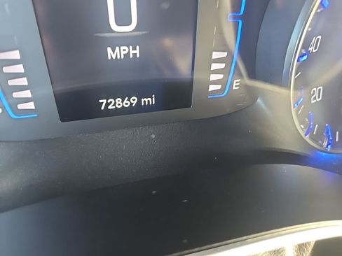 Used 2023 Chrysler Voyager LX image 17