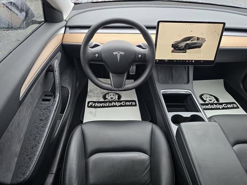 Used 2023 Tesla Model 3 Performance image 3