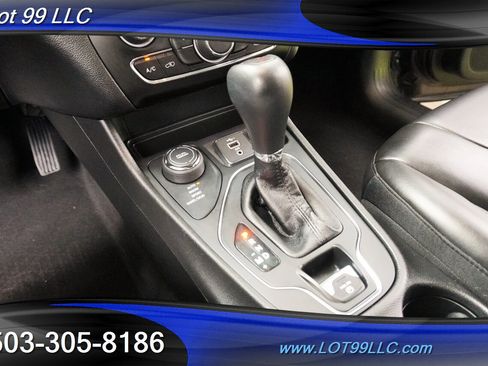 Used 2019 Jeep Cherokee Latitude Plus w/ Cold Weather Group image 23