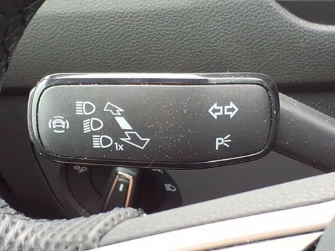 Used 2022 Volkswagen Tiguan SEL R-Line AWD/4WD image 30