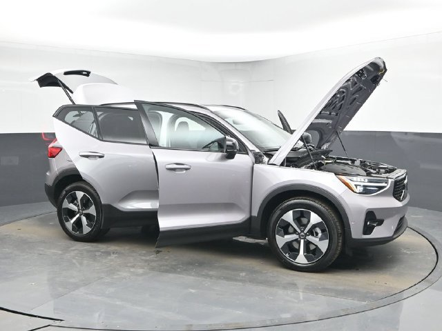 New 2026 Volvo XC40 B5 Plus w/ Protection Package Premier AWD/4WD image 44