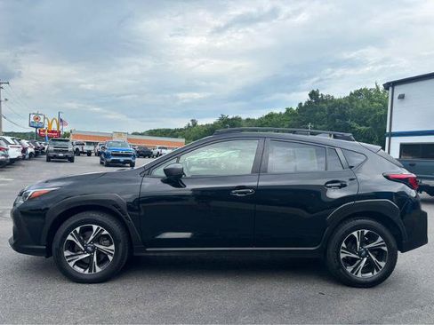Used 2024 Subaru Crosstrek 2.0i Premium AWD/4WD image 3